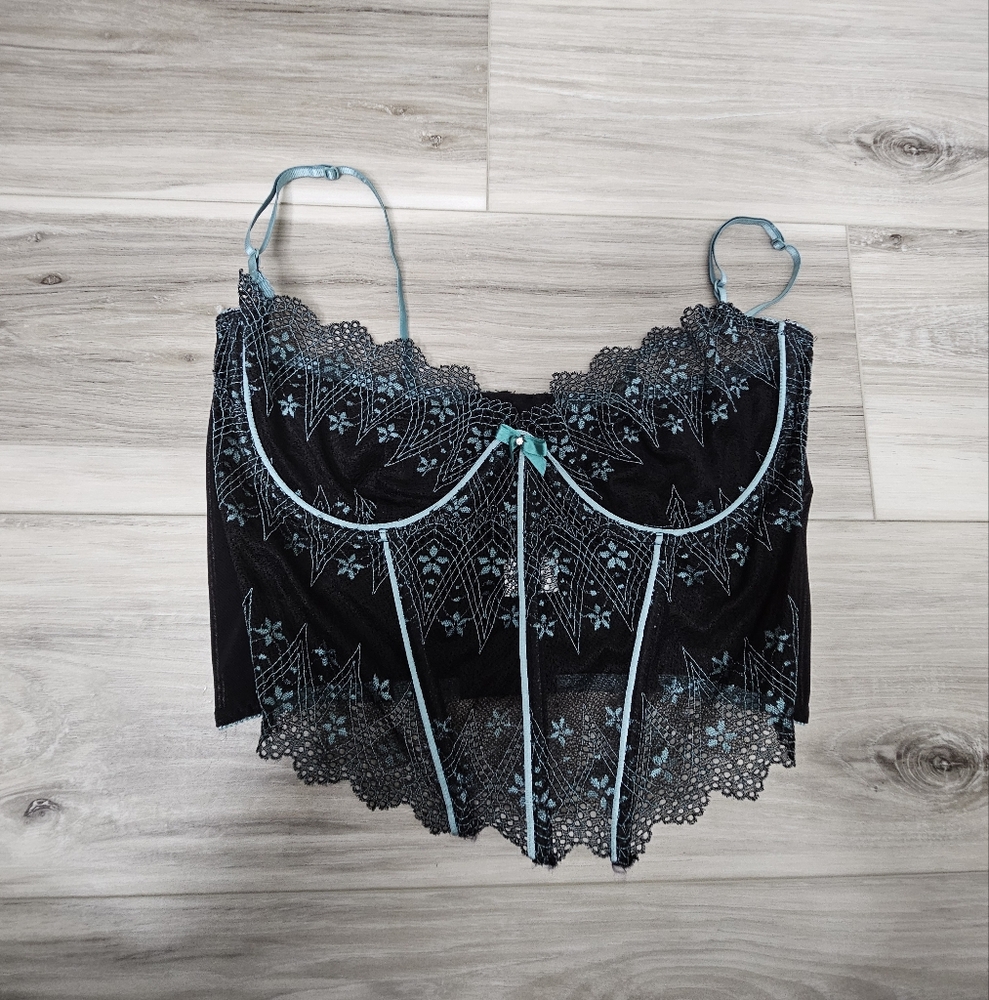 Fredericks Of Hollywood Black and Blue Lace Bralette Sz 34